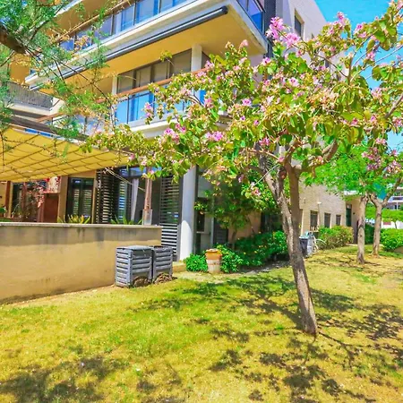 Ciutadella Only Families Apartment